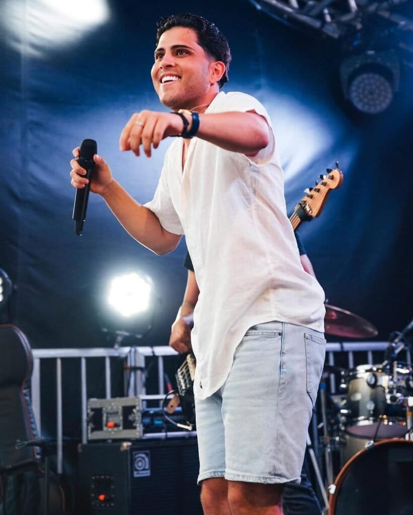 Rafael Garcez agita e emociona público em navio da Ana Castela 1 Snapinsta.app 473133624 17895304038135821 7544453315912808236 n 1080 820x1024 1