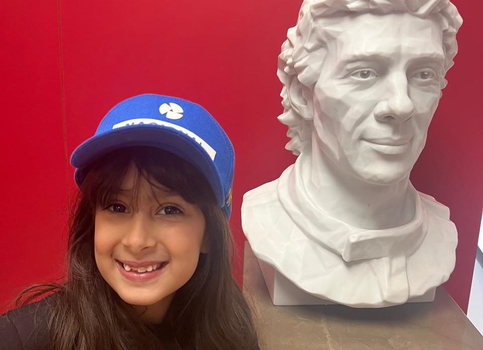 Sophia Turini brilha na Série Senna, que segue entre os destaques da Netflix