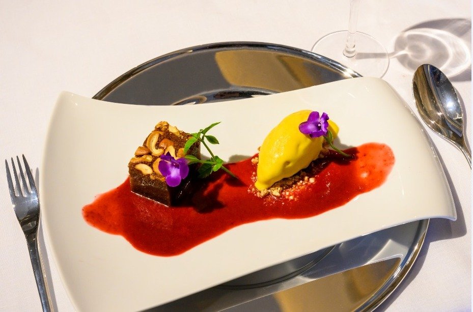 Tendências de viagem 2025: gastronomia hoteleira retorna ao protagonismo 2 Tendências de viagem 2025: gastronomia hoteleira retorna ao protagonismo