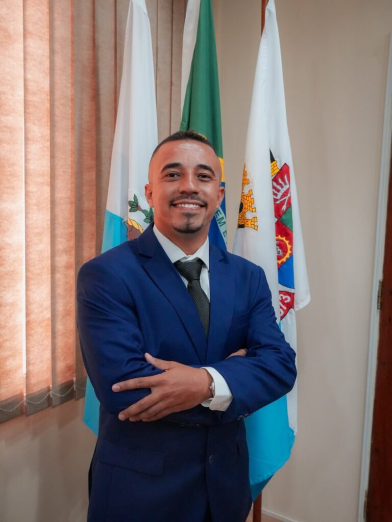Fael toma posse como novo vereador e buscará ser o elo entre o Executivo e a voz da comunidade no Legislativo de Niterói 1 Fael toma posse como novo vereador e buscará ser o elo entre o Executivo e a voz da comunidade no Legislativo de Niterói