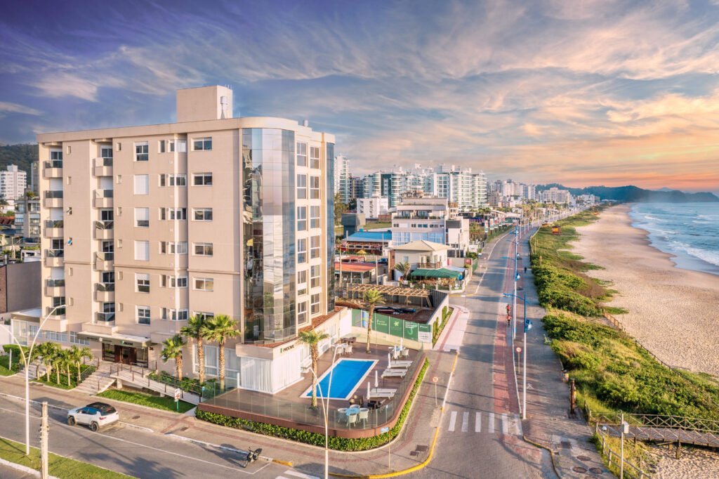 Exclusividade à beira-mar: Praia Brava em Itajaí conquista espaço entre os endereços mais caros do Brasil 1 Exclusividade à beira-mar: Praia Brava em Itajaí conquista espaço entre os endereços mais caros do Brasil