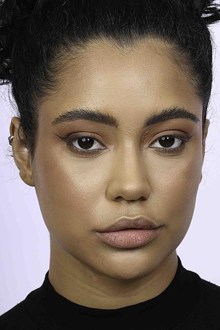 Make cor do ano: tendência e elegância em um só look
