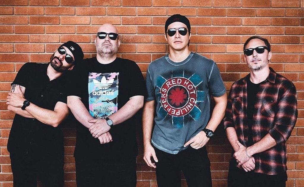 Pepper Spray o maior tributo ao Red Hot Chili Peppers no The Rock Bar