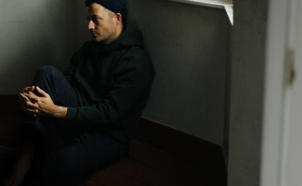 SYML lança o novo single “Heartbreakdown”