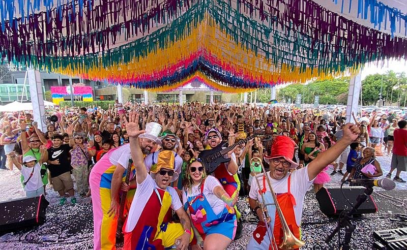 Bloquinho Fraldinha Molhada leva alegria e folia para as crianças na Zona Leste