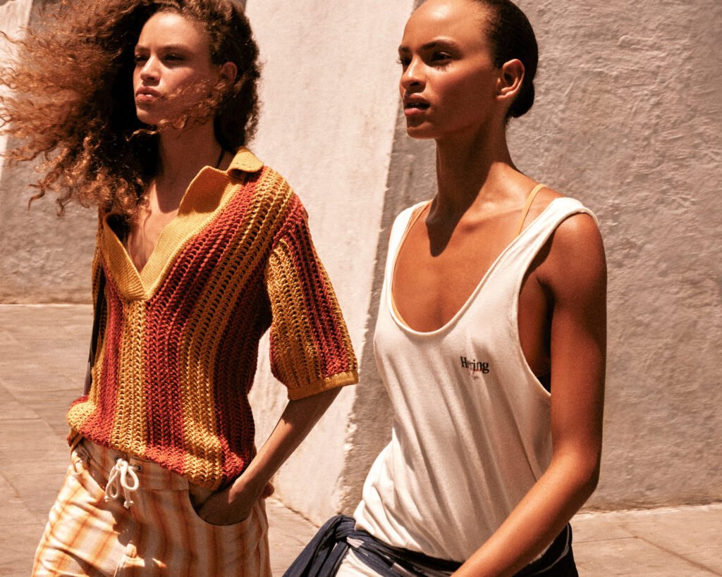 Hering e Cosmo lançam collab inédita que celebra estilo e brasilidade 1 Hering e Cosmo lançam collab inédita que celebra estilo e brasilidade