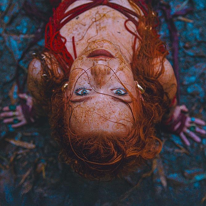 Alexia Evellyn revela seu EP de estreia “Dark Side EP”