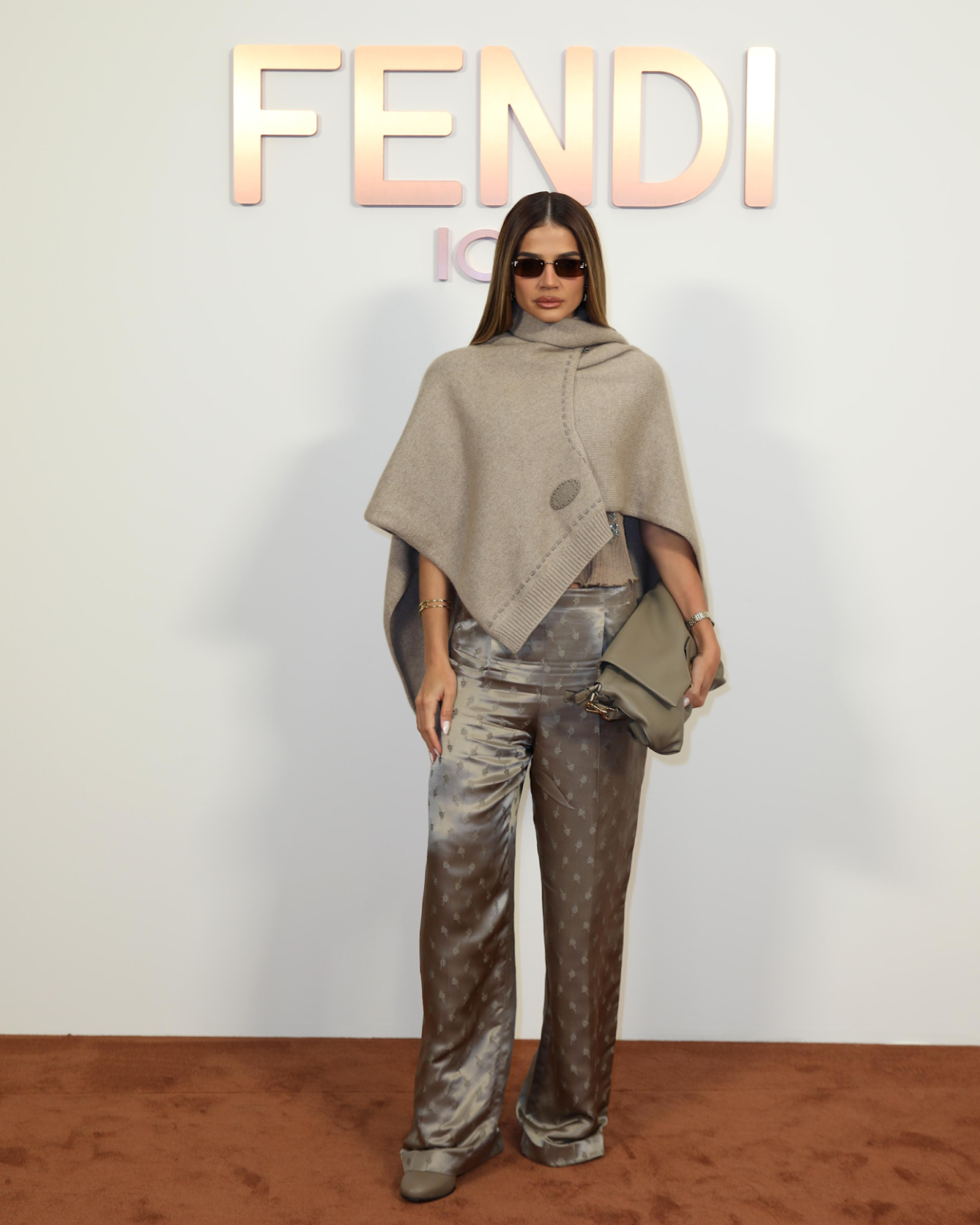 Thássia Naves marca presença no segundo dia da semana de moda em Milão em desfile da FENDI Foto: Divulgação