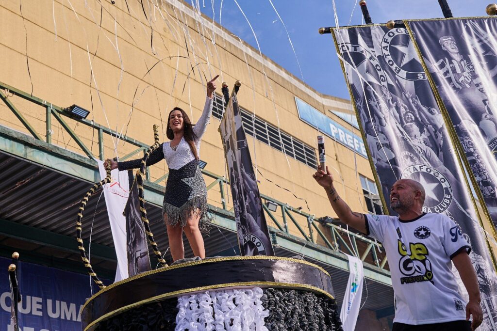 Apresentadora Fernanda Maia confirma presença no desfile da Botafogo Samba Clube na Marquês de Sapucaí
