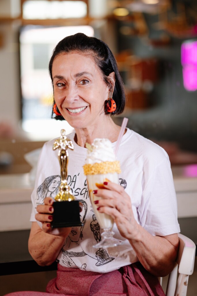 Gato Café lança Milkshake premiado com a sósia de Fernanda Torres na torcida pelo Oscar e pra folia