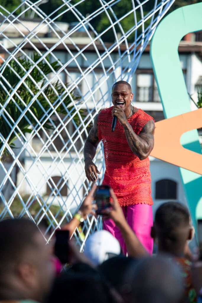 Léo Santana confirma show da turnê “PaGGodin” com quatro horas no palco em BH 1 Léo Santana confirma show da turnê “PaGGodin” com quatro horas no palco em BH