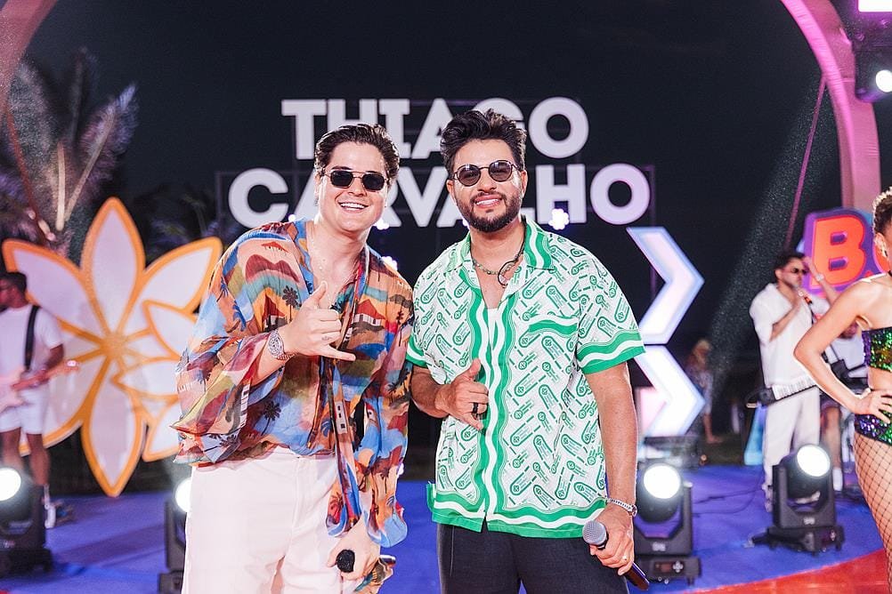 Pôr do sol em Fortaleza: Thiago Carvalho conquista Nordeste com gravação de novo DVD