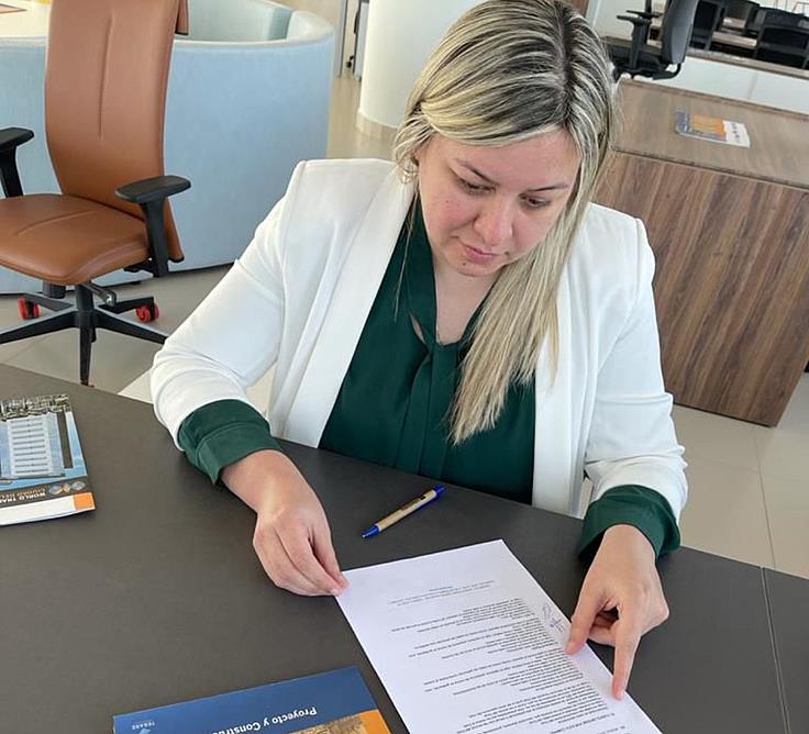Paola Doldán e a Mobile Zone: Inovação Tecnológica em Ciudad del Este, Paraguai