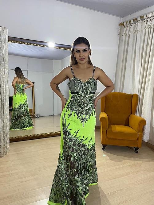 Cor, Brilho e Ousadia de Edson Eddel na Sua Formatura: Porque Chique é Ser Única