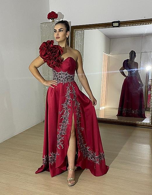 Cor, Brilho e Ousadia de Edson Eddel na Sua Formatura: Porque Chique é Ser Única