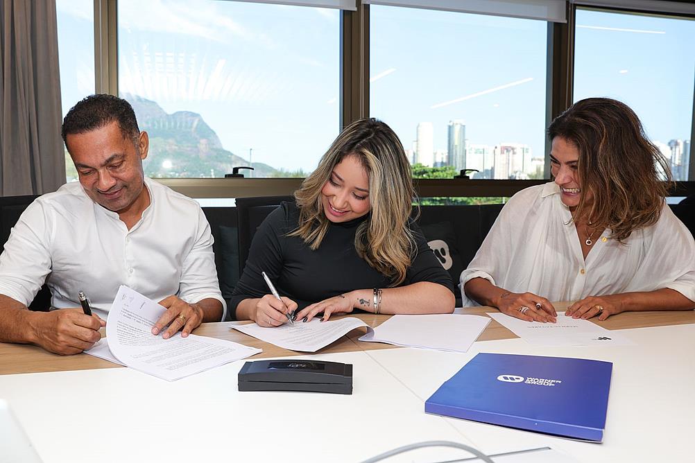 Marília Tavares fecha contrato milionário com a Warner Music Group