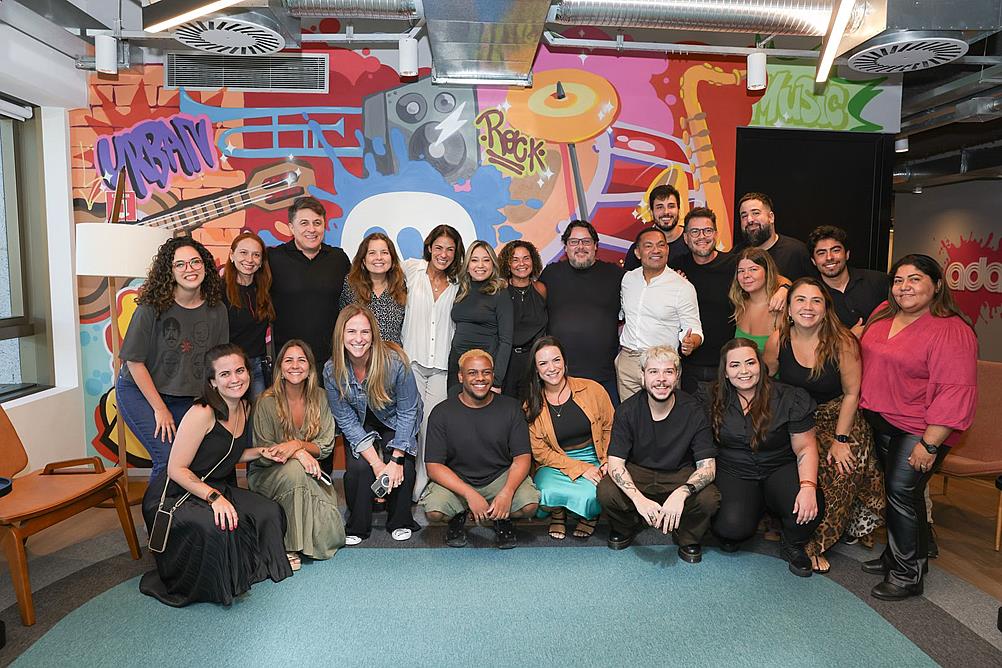 Marília Tavares fecha contrato milionário com a Warner Music Group