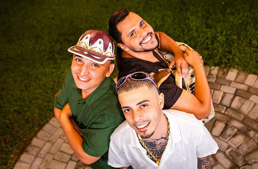 João Gomes apresenta novo lançamento musical com o fenômeno do funk Mc Tuto e Fabinho Testado 4 João Gomes apresenta novo lançamento musical com o fenômeno do funk Mc Tuto e Fabinho Testado