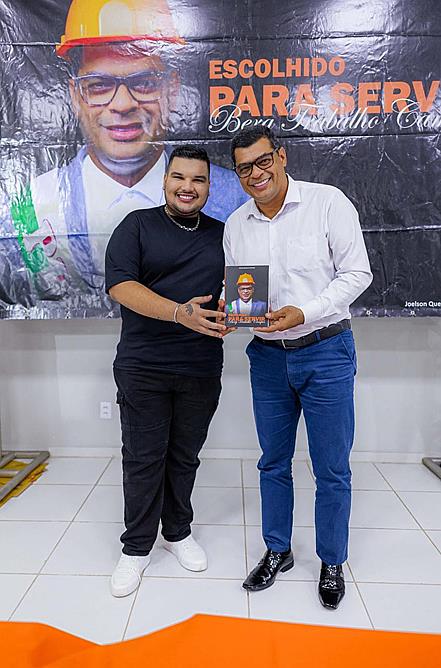 Heitor Ximenes prestigia lançamento de biografia do ex-prefeito Berg Trabalho Campos