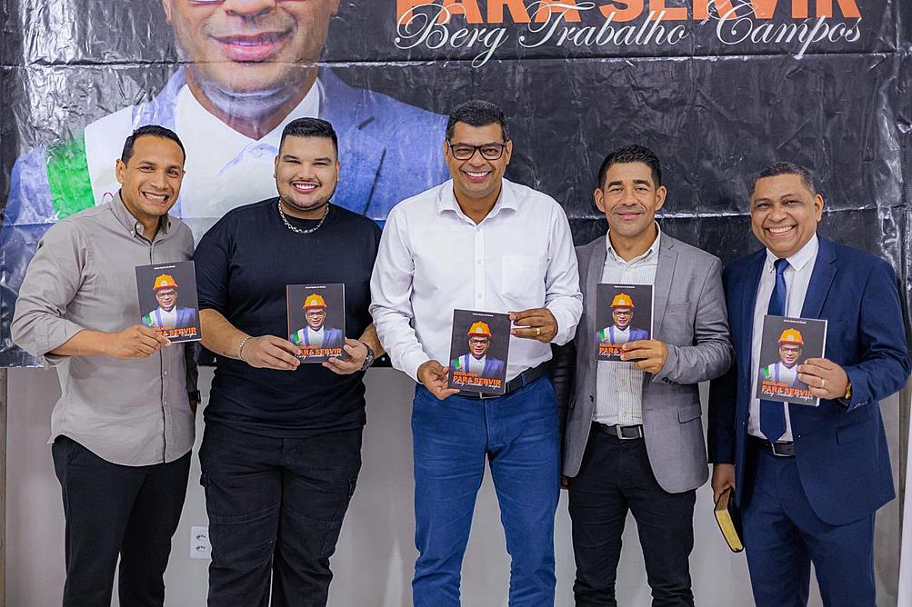 Heitor Ximenes prestigia lançamento de biografia do ex-prefeito Berg Trabalho Campos