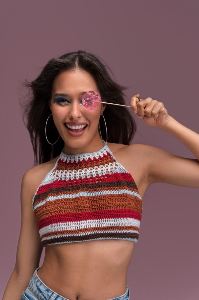 Bordados, joias corporais e detalhes em cristais: especialista dá dicas sobre como montar um look arrasador para o Carnaval