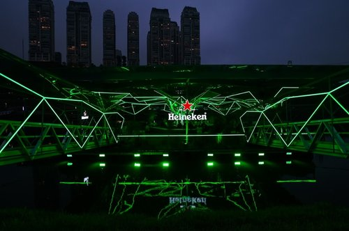 Heineken: Floating Bar chega a Porto Alegre