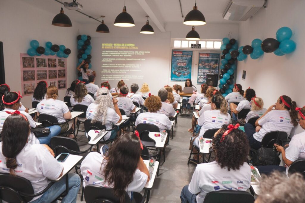 Dia 15 de março aula de elétrica no novo Centro de Treinamento no Centro do Rio