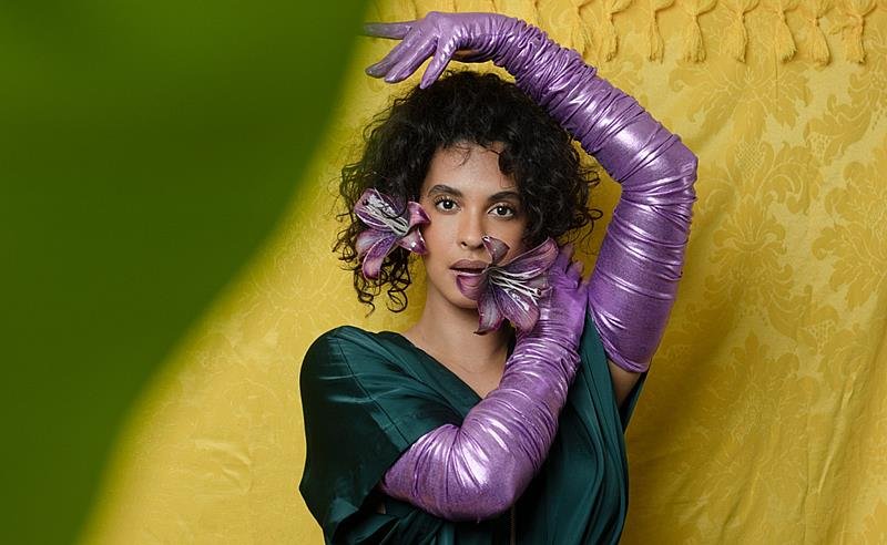 Héloa celebra 25 anos de icônico álbum de Marisa Monte em show no Blue Note SP