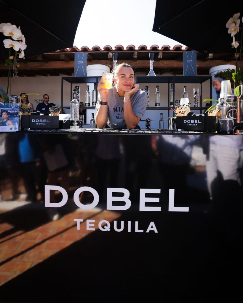 Maestro Dobel celebra Miami Open com ação em bares de SP 2 Aryna Sabalenka Dobel Tequila Divulgação Maestro Dobel