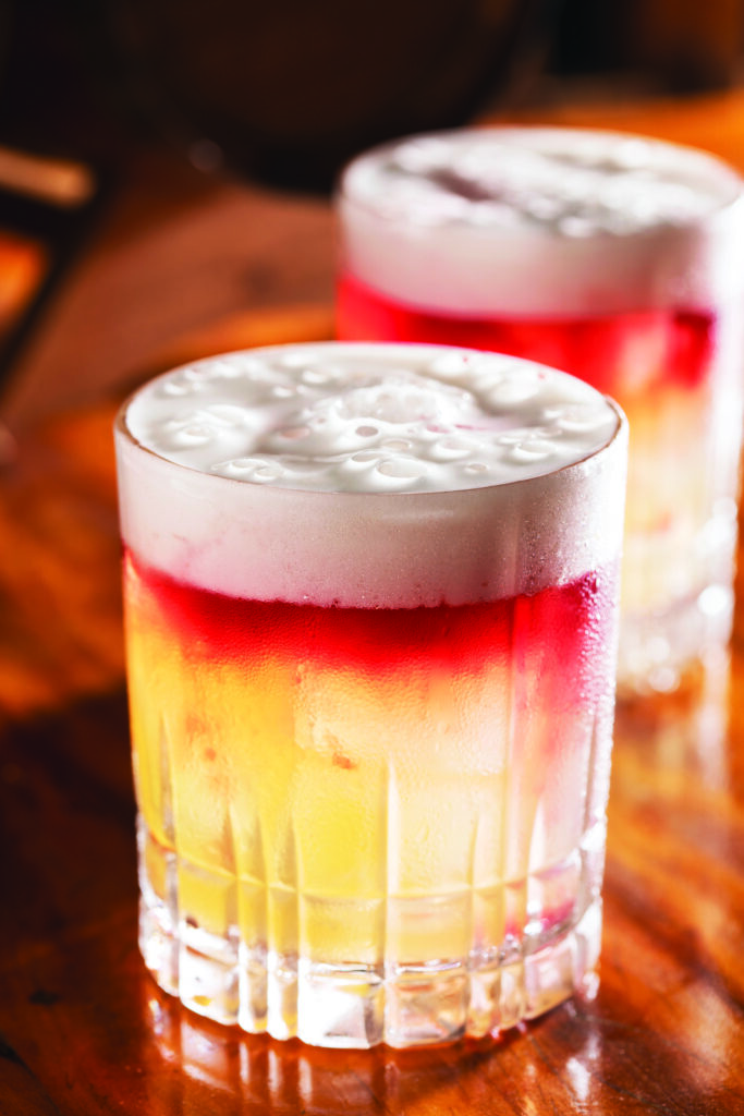 Exposição celebra a cachaça como patrimônio do Brasil 1 Coquetel Com cachaça, vinho e espuma de gengibre Foto F Ctnas