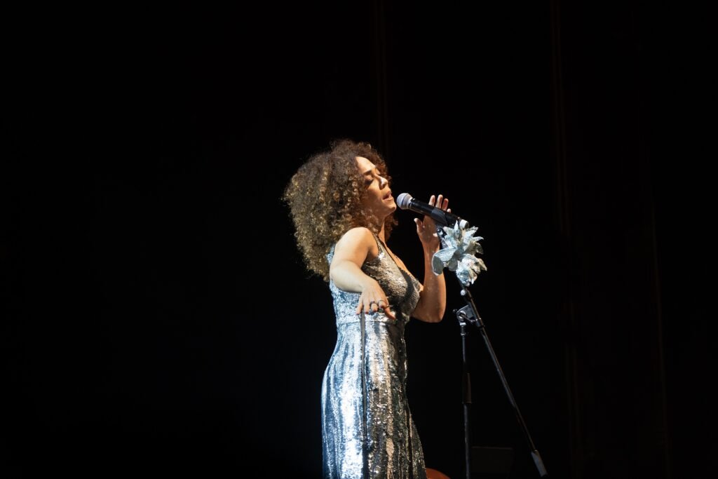 Laila Garin apresentará o show ‘Laila Garin canta Elis’, dias 4 e 5 de abril, no Theatro Municipal de Niterói