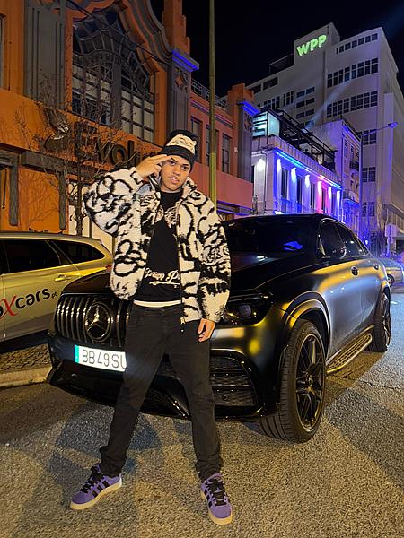 “Recepção incrível! Público cantou comigo todas as músicas”, diz Mc J Mito sobre turnê na Europa