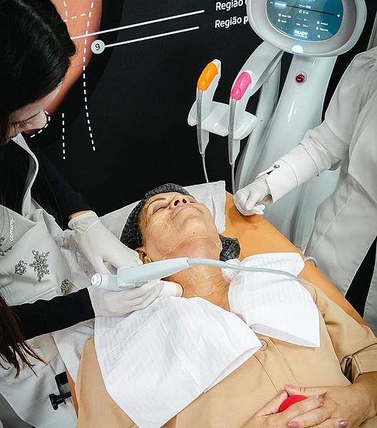 Últimas vagas! Pós-graduação em “Derma Cosmetic” com o Dr. Ivan Rollemberg: Formação completa com ênfase na prática