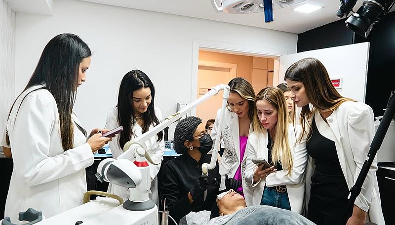 Últimas vagas! Pós-graduação em “Derma Cosmetic” com o Dr. Ivan Rollemberg: Formação completa com ênfase na prática