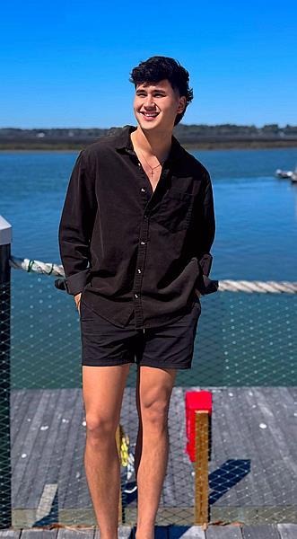 Lorenzo Fortes apresenta seu primeiro show internacional