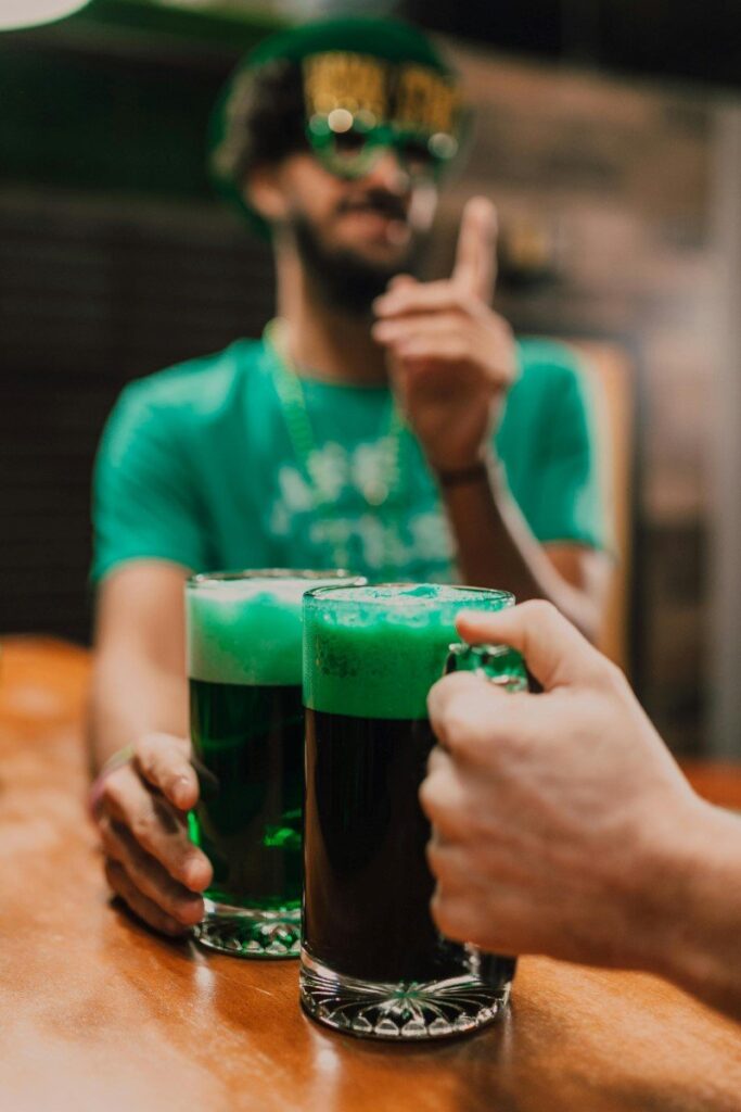 JO&JOE Rio celebra St. Patrick’s Day com chopp verde e cover do U2