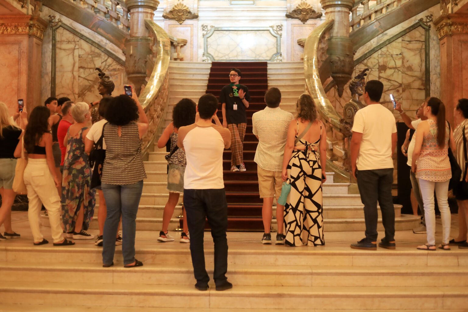 Theatro Municipal do Rio realiza visita guiada em Libras unnamed 28
