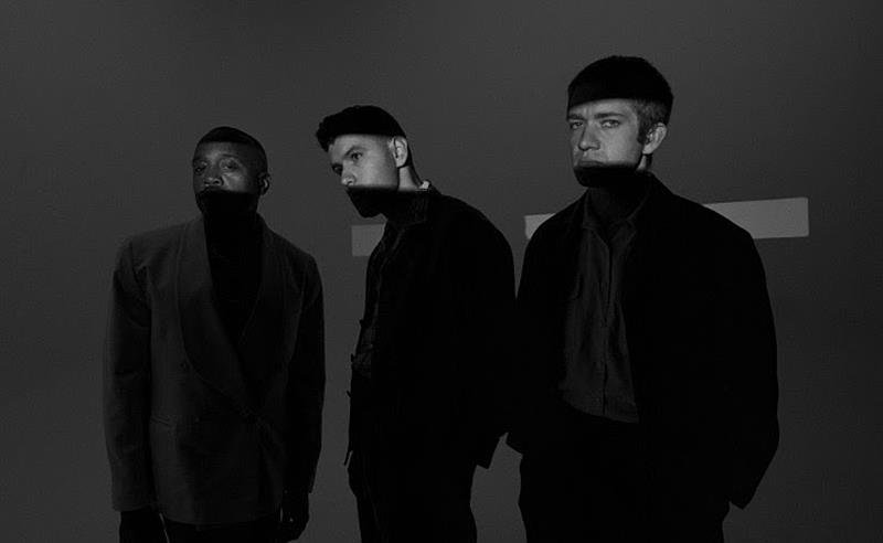 Durand Jones & The Indications lançam o single “Flower Moon”