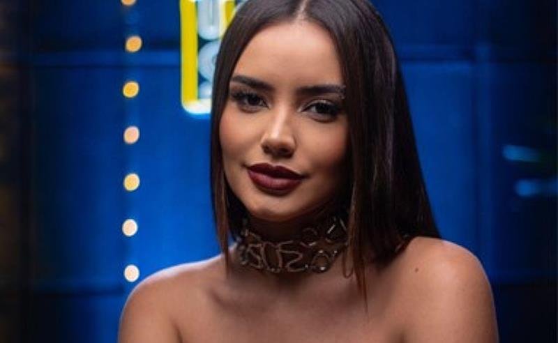 Ex-The Voice Brasil Júlia Rezende entrega atitude, amor-próprio e intensidade no projeto “Gira Sessions”
