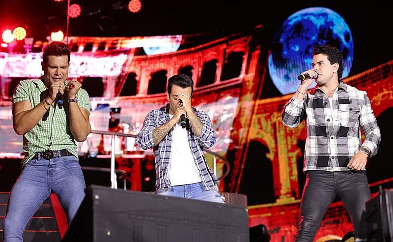 Israel Novaes, Thiago Brava e Gabriel Gava lançam o terceiro EP “Os Caras do Arrocha”