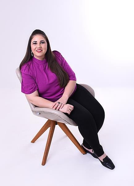 Conheça Lívia Braga, especialista em odontologia miofuncional com visão integrativa que une saúde e estética