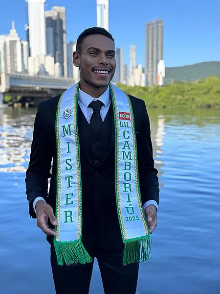 Mister Balneário Camboriú, Leonardo Moreira, pode estar em reality ou série em breve