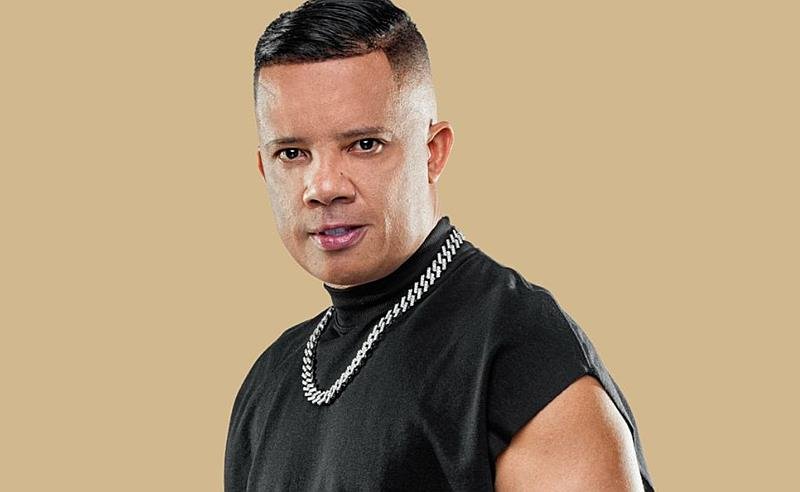 Ricardinho Lima grava novo audiovisual celebrando o pagode com grandes nomes da cena