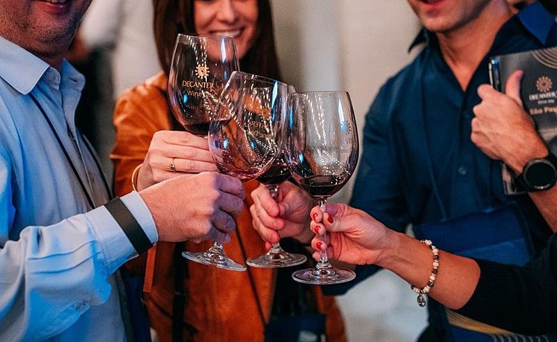 Clima ameno de outono impulsiona interesse por vinhos e experiências sensoriais