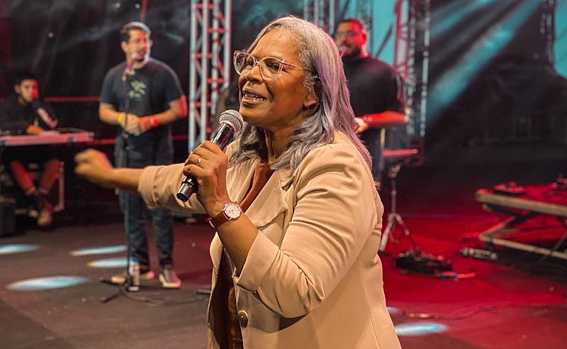 Festa do Tomate tem noite gospel com Jefferson & Suellen e Pastora Cristina Duarte