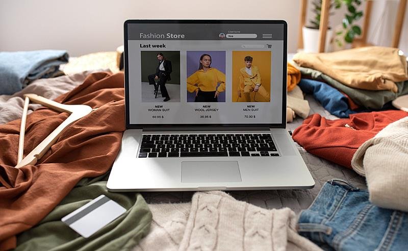 O novo luxo é digital: leilões online transformam a moda e ampliam o acesso