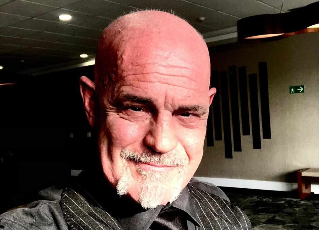 Breno Guimarães vivencia um novo trabalho em “Grudi, O Musical” – de Danddara Dantart
