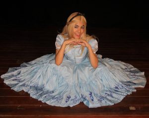 Com participação de Helena Strada, “Alice – Uma Aventura Musical” ganha nova temporada