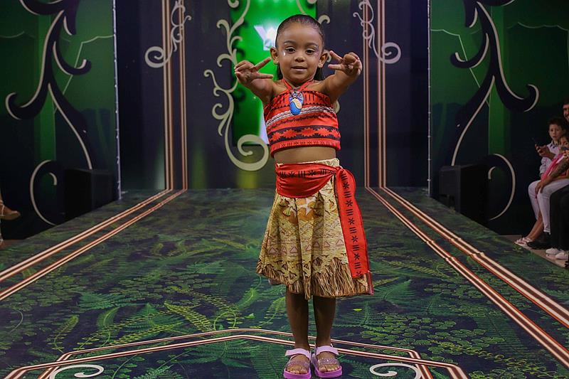 Evento de moda encanta público com fim de semana de moda e fantasia em São Paulo