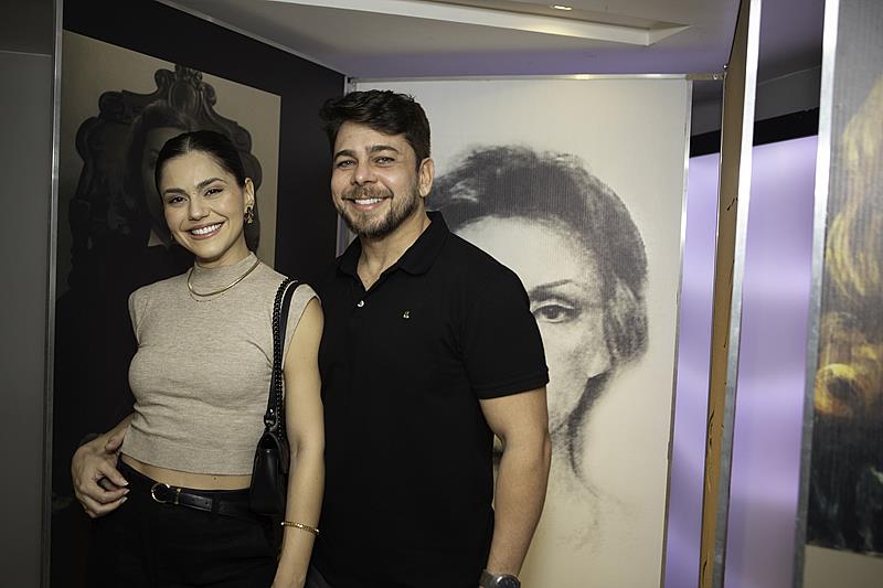 Neste fim de semana, Beth Goulart ganha carinho do filho e da neta na estreia de “Simplesmente Eu, Clarice Lispector” no Teatro Clara Nunes, RJ